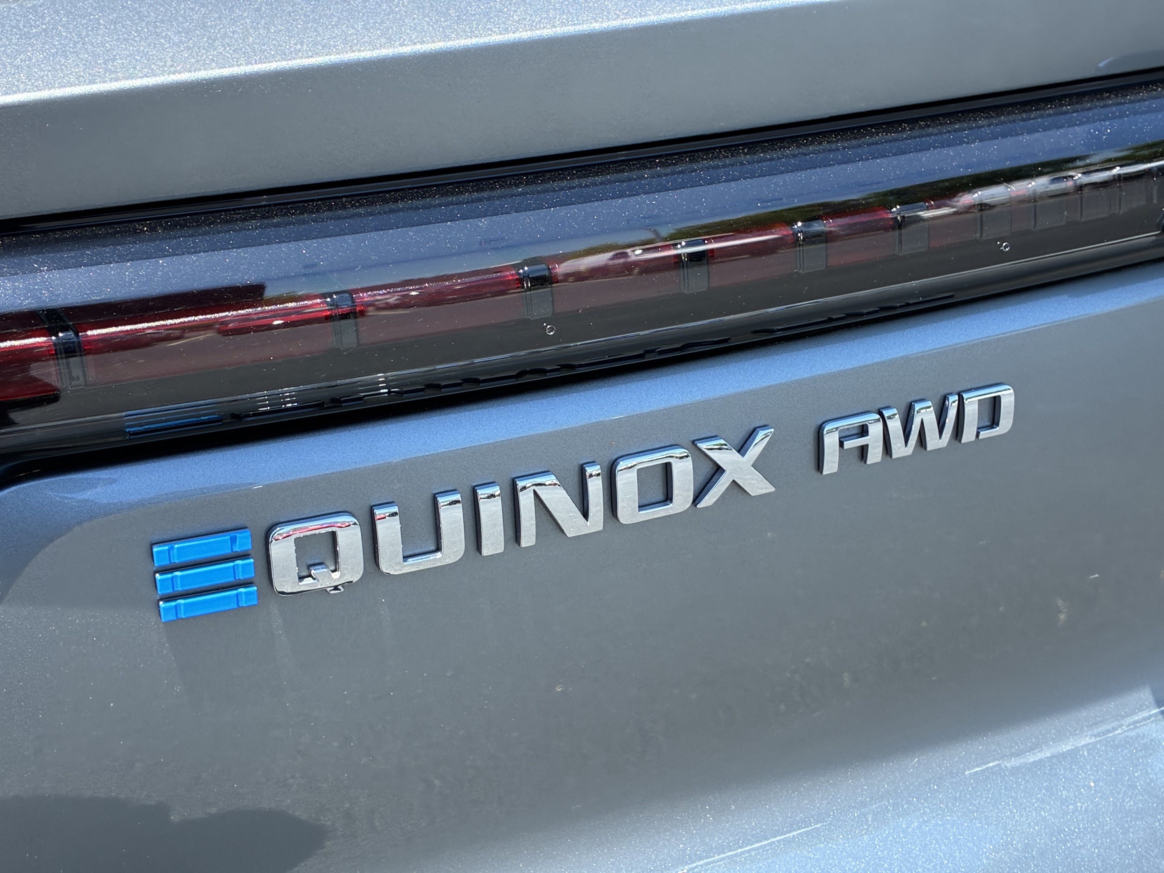 Used 2026 Chevrolet Equinox EV LT AWD/4WD image 11
