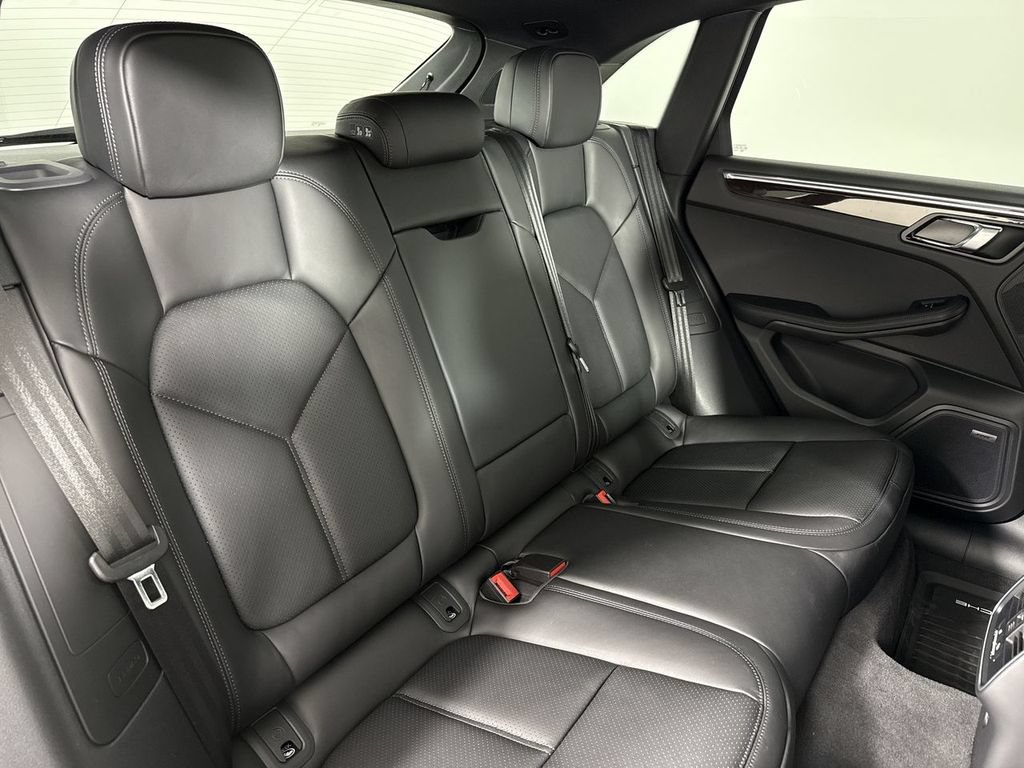 New 2026 Porsche Macan AWD/4WD image 22