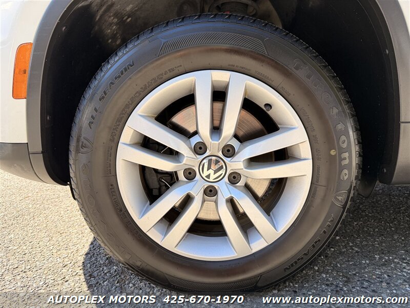 Used 2016 Volkswagen Tiguan S FWD image 22
