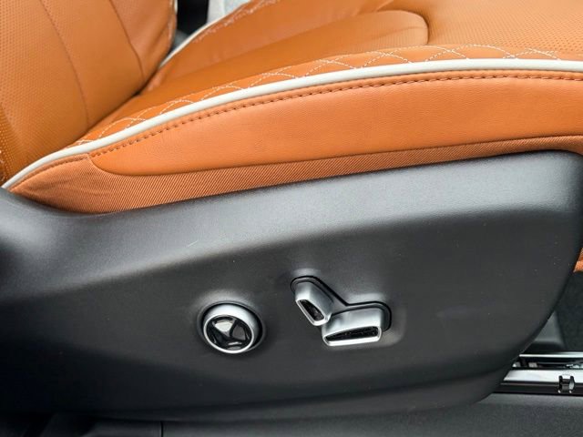 New 2026 Chrysler Pacifica Pinnacle AWD/4WD image 30