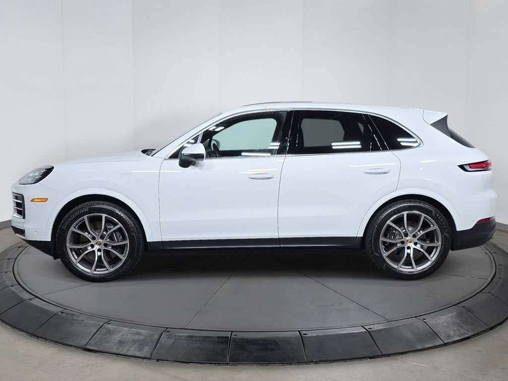 Certified 2024 Porsche Cayenne AWD/4WD image 2