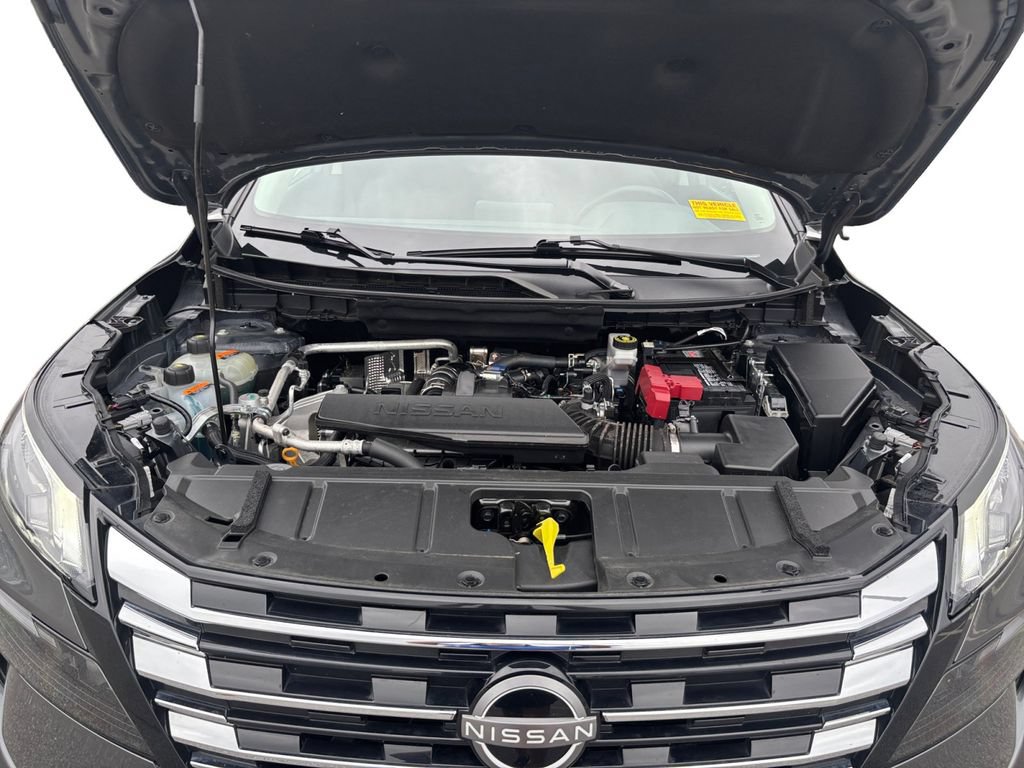Used 2025 Nissan Rogue S FWD image 14