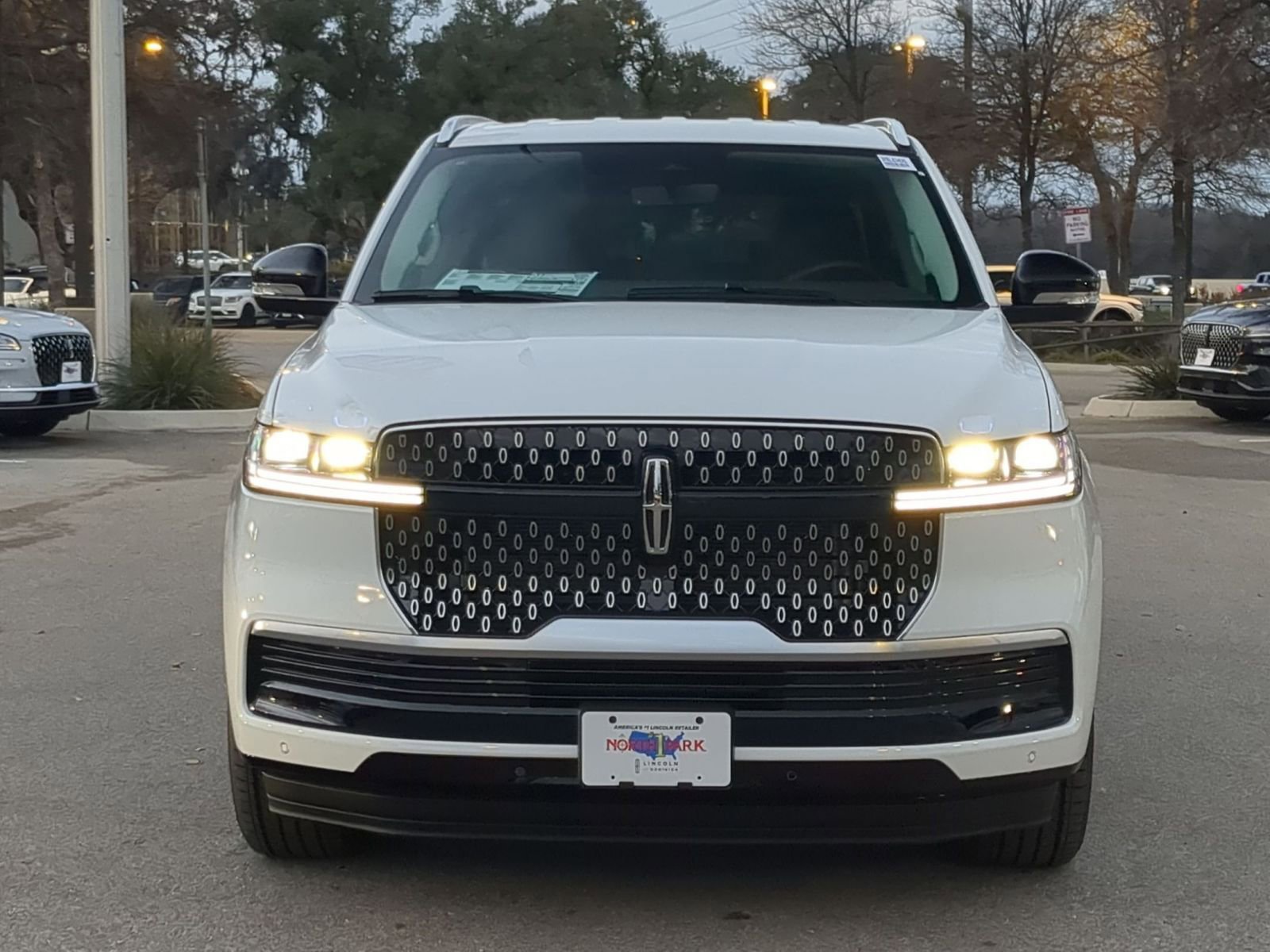 New 2026 Lincoln Navigator L Premier image 8