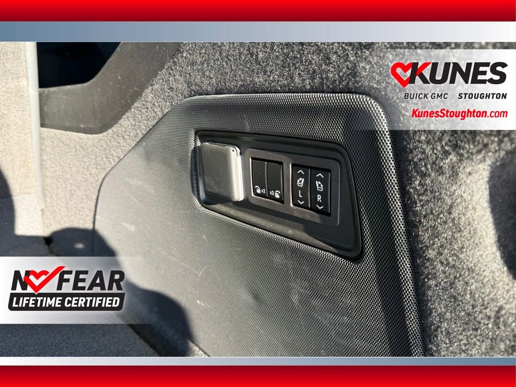 Used 2024 Cadillac Escalade ESV Premium Luxury image 50