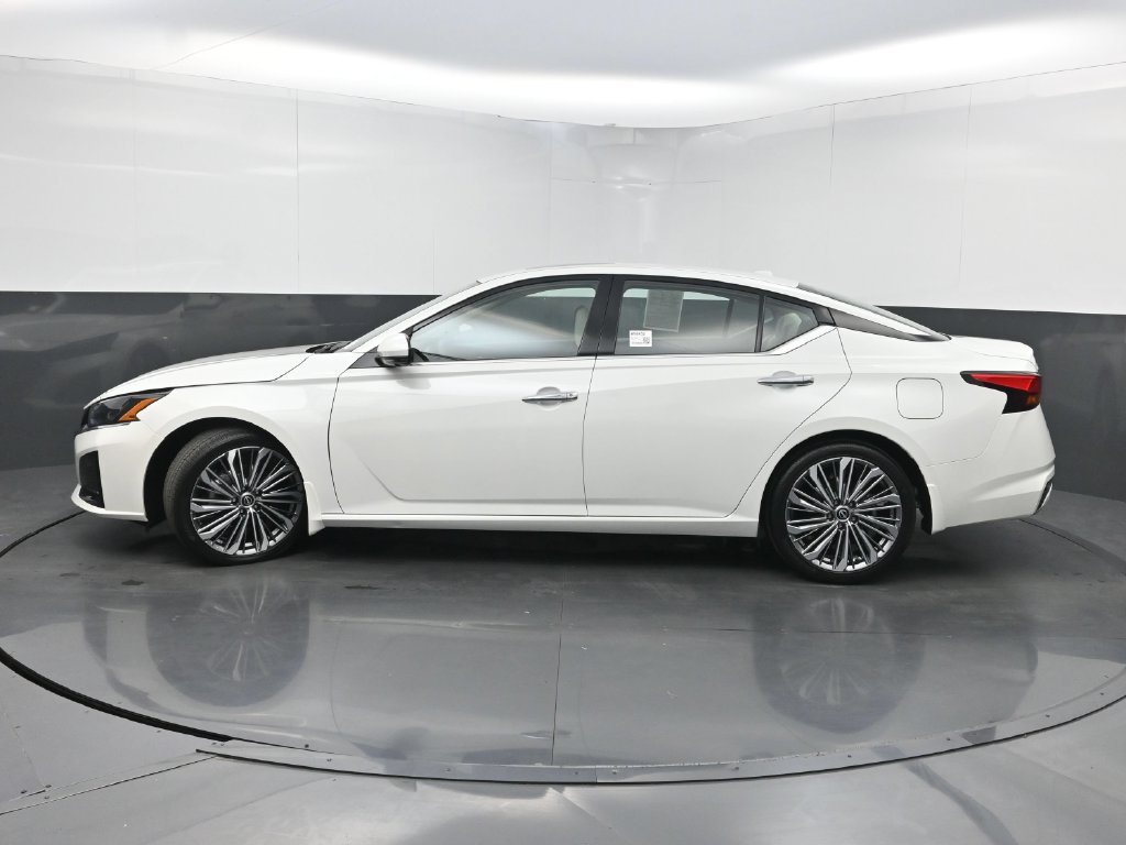 Used 2024 Nissan Altima 2.5 SL FWD image 42