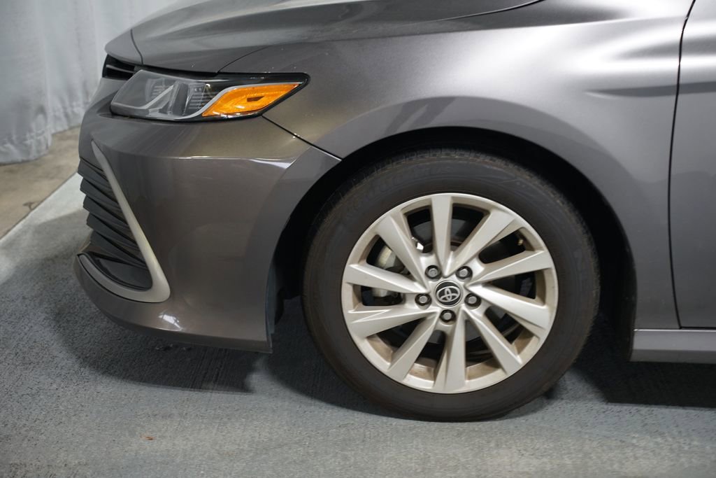 Used 2023 Toyota Camry LE image 5