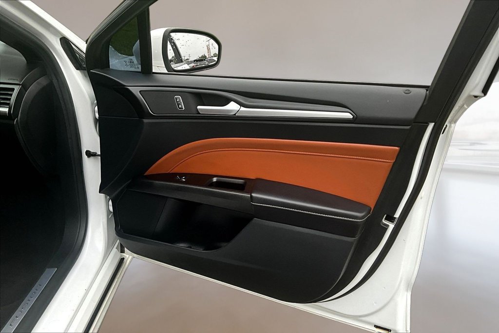 Used 2019 Ford Fusion Titanium AWD/4WD image 25