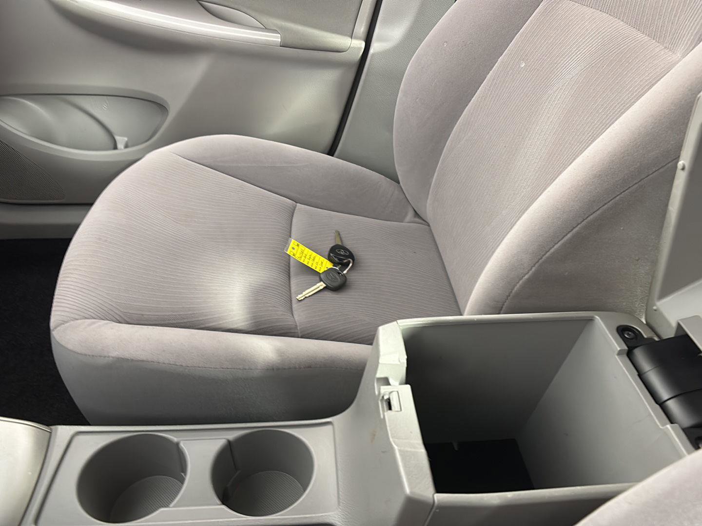 Used 2012 Toyota Corolla LE image 31