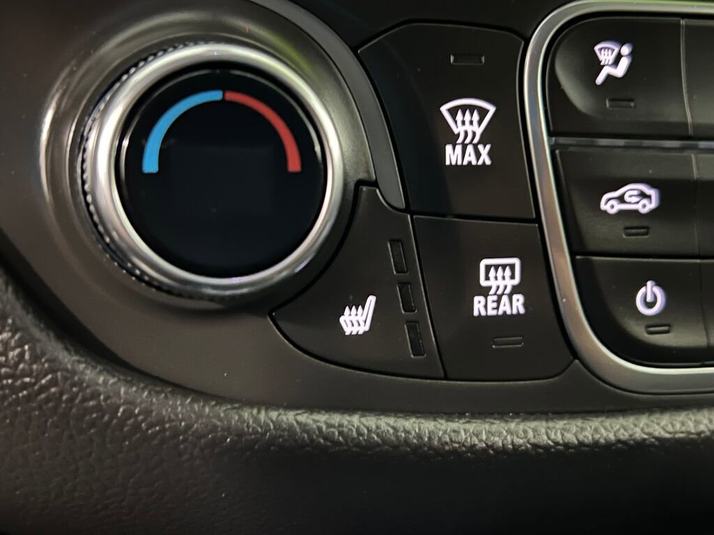 Used 2023 Chevrolet Equinox LT w/ Driver Convenience Package image 14