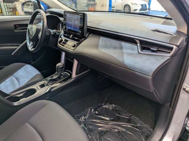 Used 2022 Toyota Corolla Cross LE w/ Moonroof Package FWD image 26