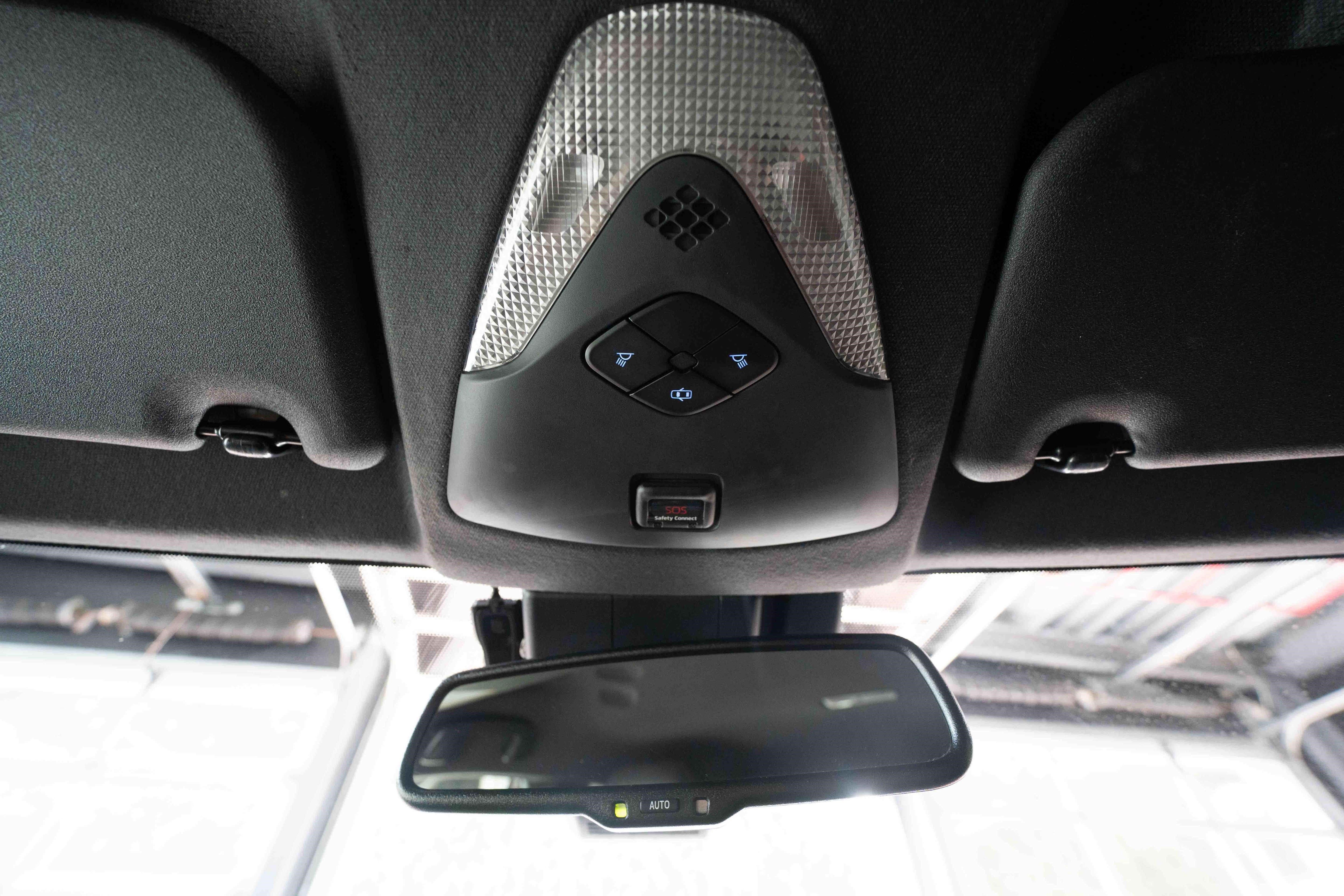 Used 2019 Toyota C-HR Limited FWD image 18