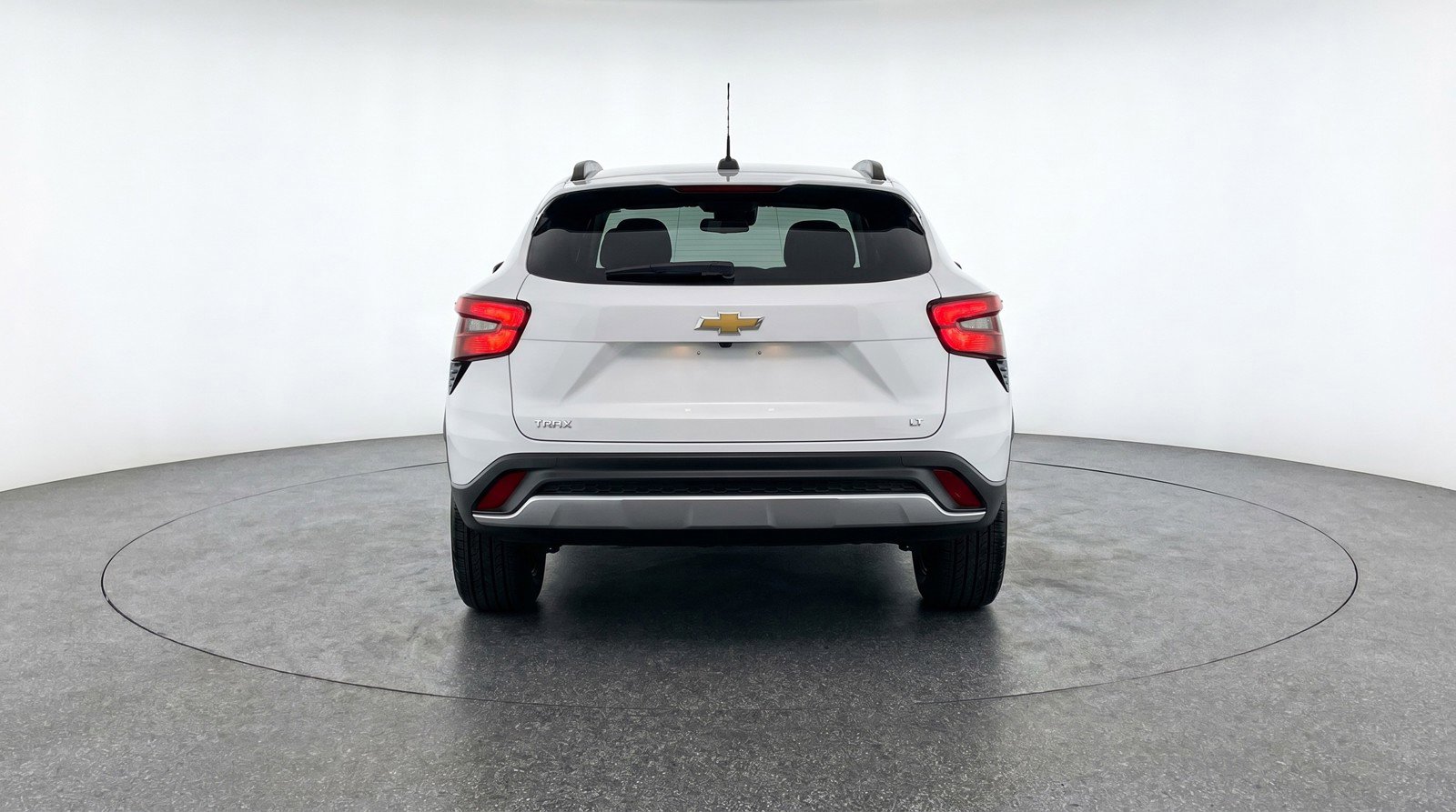 Used 2025 Chevrolet Trax LT FWD image 7
