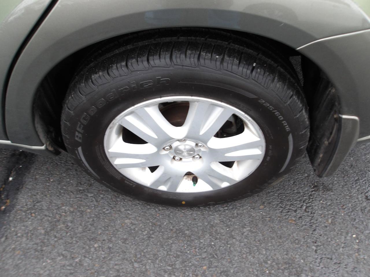 Used 2005 Subaru Outback Premium image 21