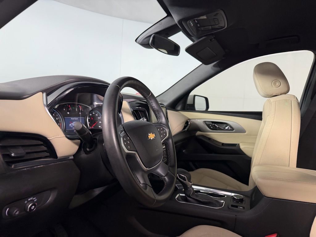 Used 2023 Chevrolet Traverse LT image 20