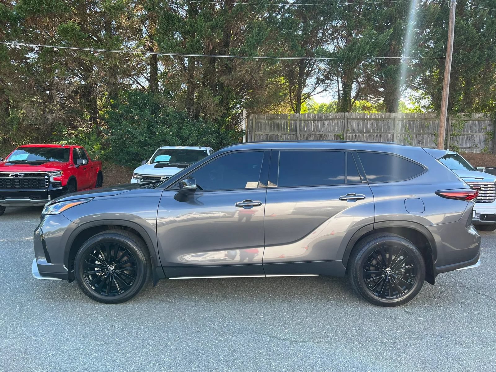 Used 2024 Toyota Highlander XSE FWD image 7