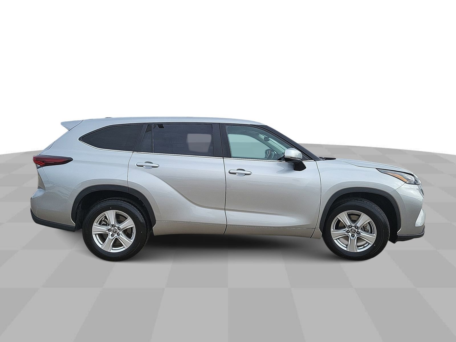 Used 2024 Toyota Highlander LE image 9