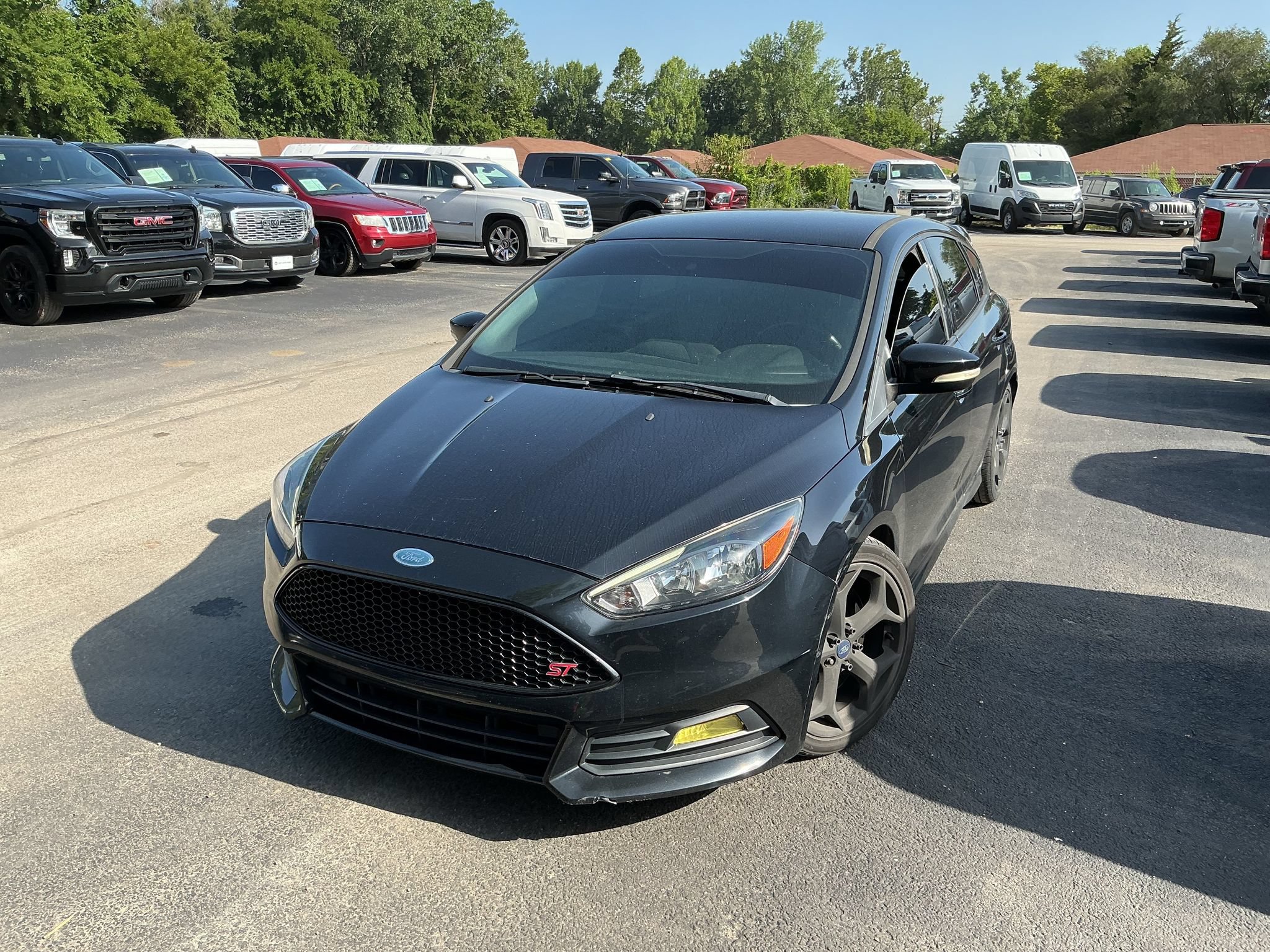 Used 2018 Ford Focus ST FWD image 2