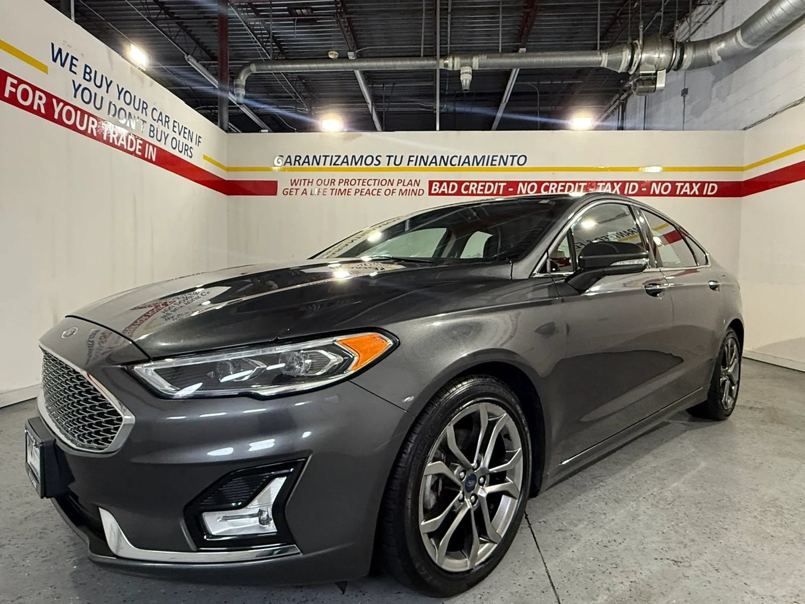 Used 2020 Ford Fusion Titanium FWD image 3