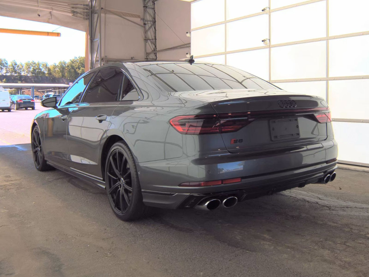 Used 2022 Audi S8 w/ S8 Executive Package image 4