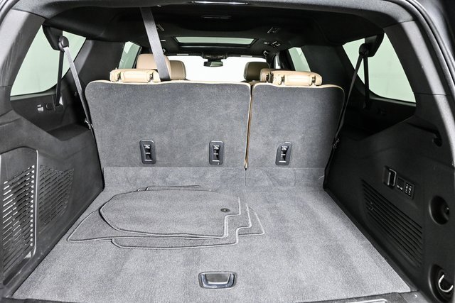 Used 2023 Chevrolet Suburban Premier image 35