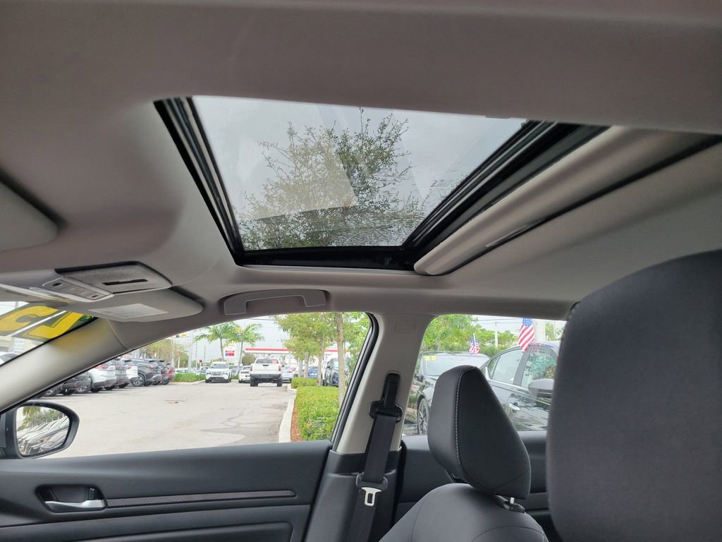 Used 2025 Nissan Altima 2.5 SV w/ SV Special Edition Package image 15