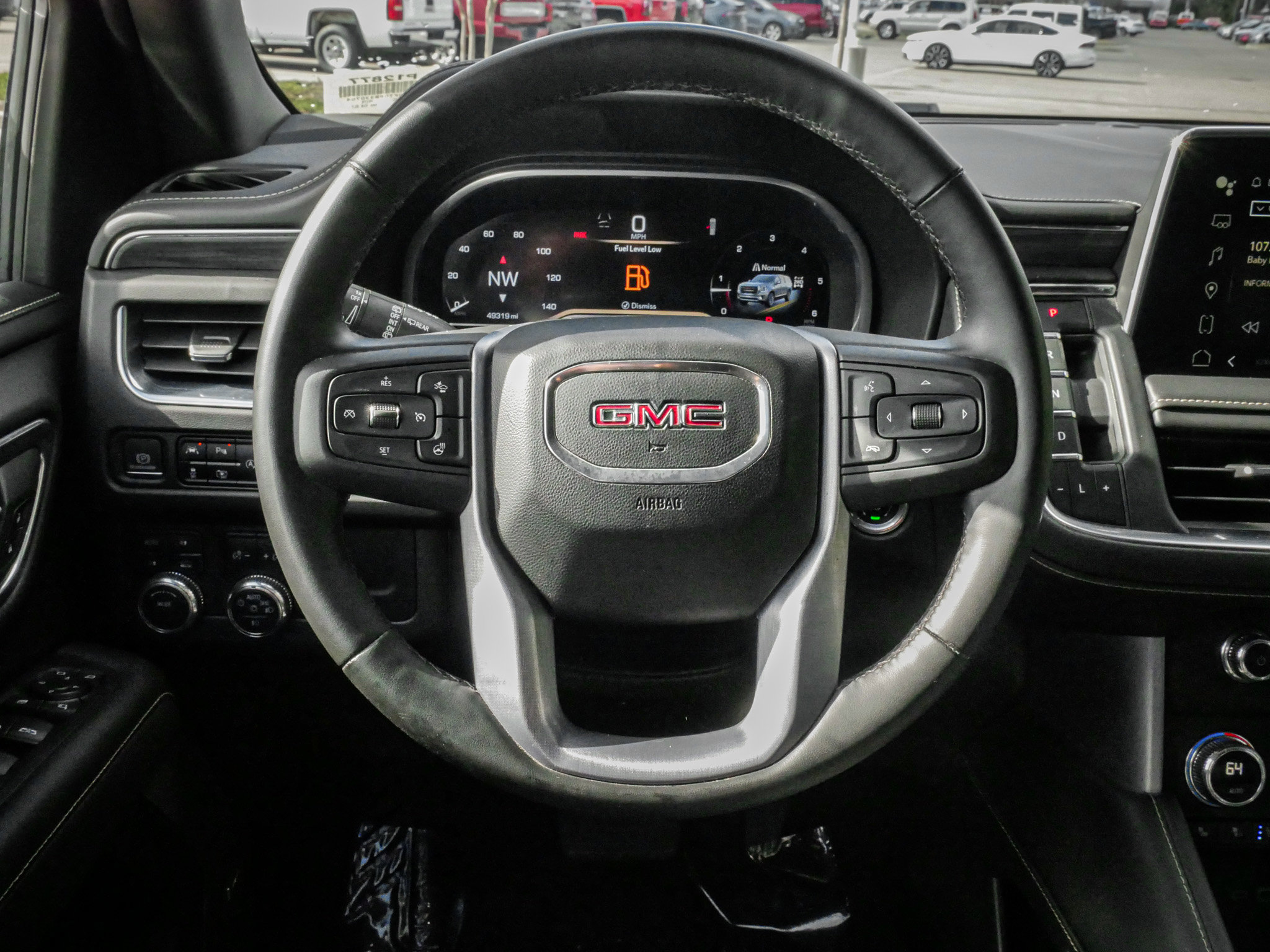 Used 2023 GMC Yukon XL SLT AWD/4WD image 18