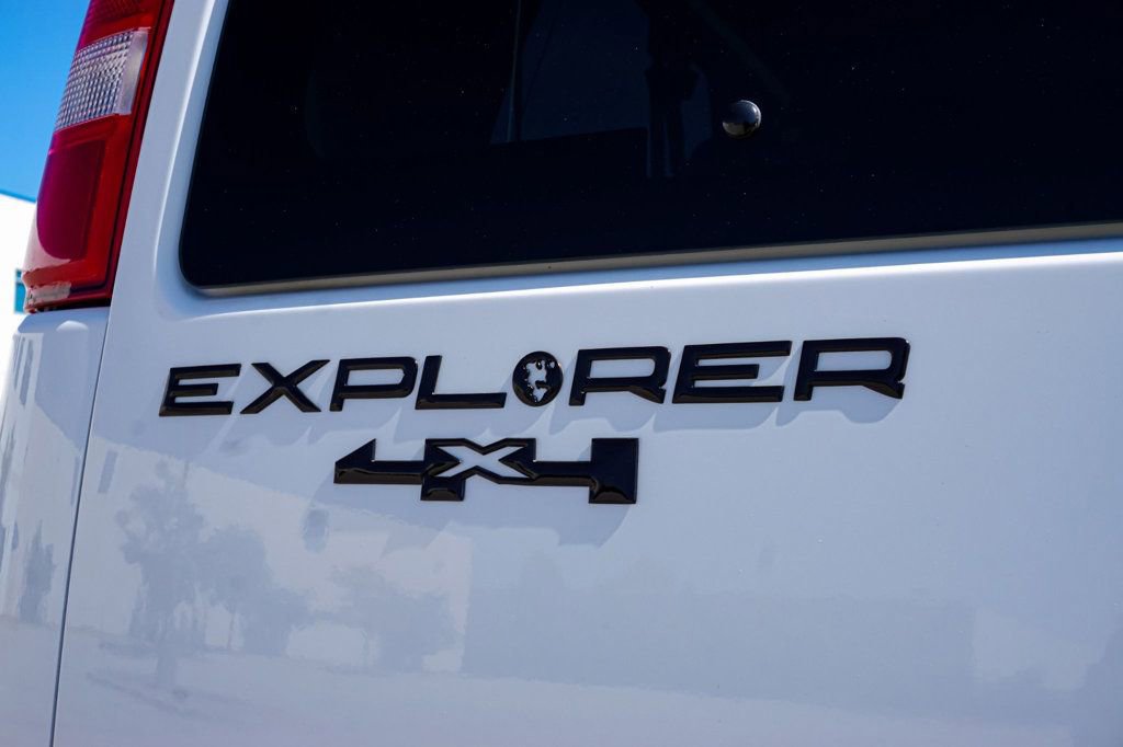 Used 2023 GMC Savana 2500 Extended image 58