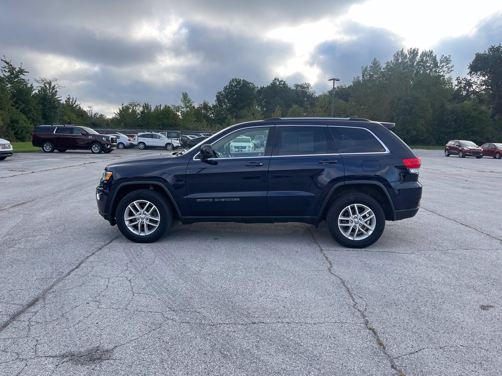 Used 2017 Jeep Grand Cherokee Laredo w/ Quick Order Package 23E AWD/4WD image 2