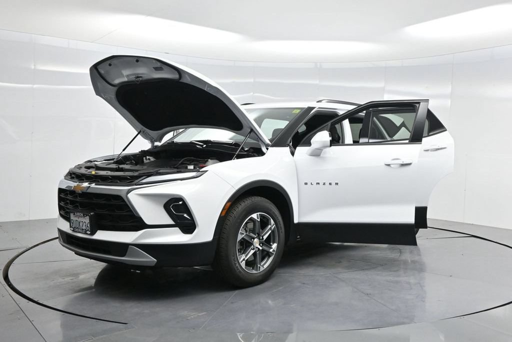 New 2025 Chevrolet Blazer LT w/ Convenience Package FWD image 51