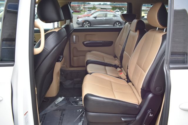 Used 2017 Kia Sedona EX FWD image 35