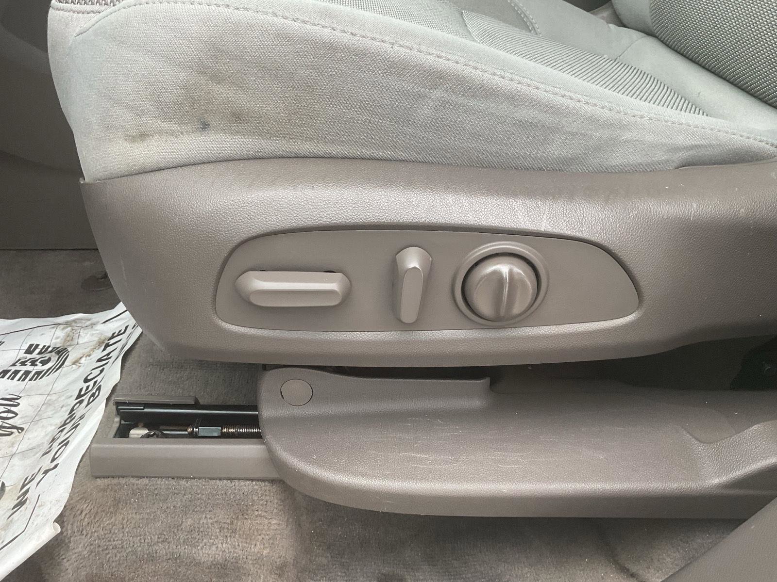 Used 2020 Chevrolet Traverse LT image 8