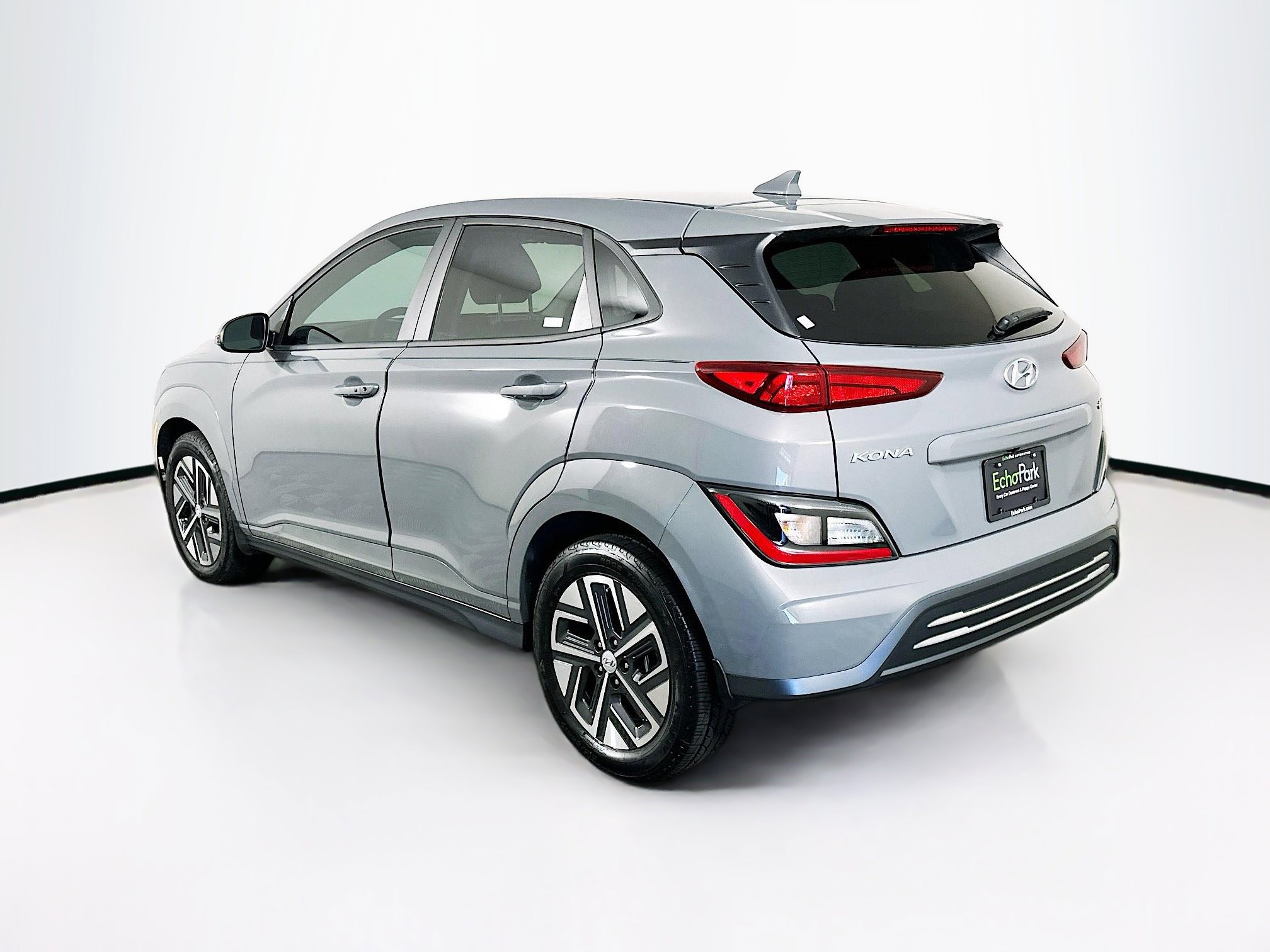 Used 2023 Hyundai Kona SE FWD image 5