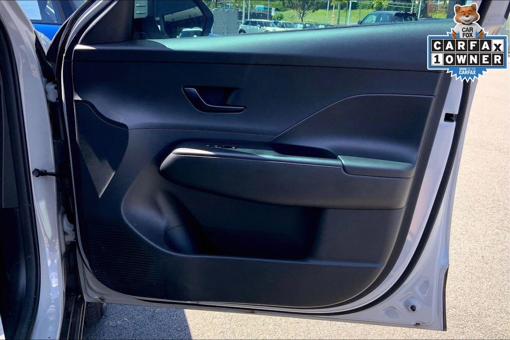 Used 2025 Hyundai Kona SE image 23