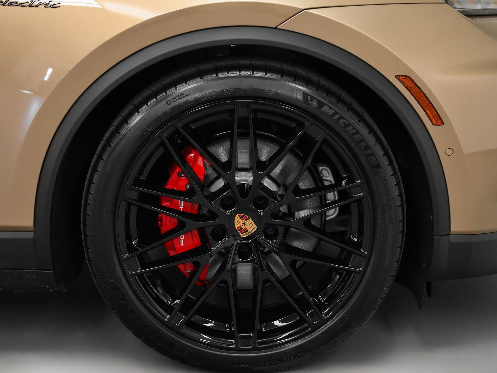 New 2025 Porsche Macan 4S Electric image 15