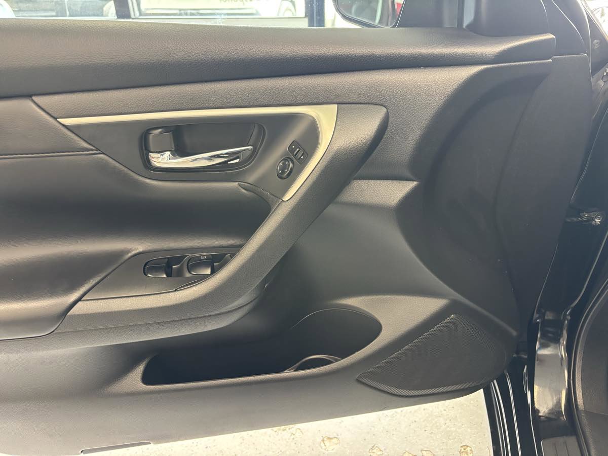 Used 2015 Nissan Altima 2.5 S w/ Special Edition Package FWD image 18
