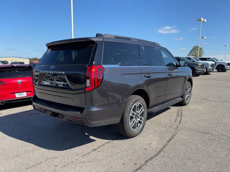 New 2025 Ford Expedition Active image 3