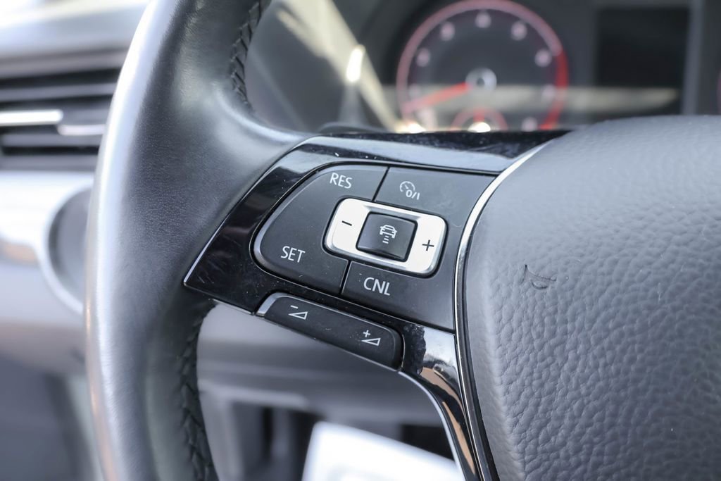 Used 2021 Volkswagen Passat 2.0T R-Line image 17