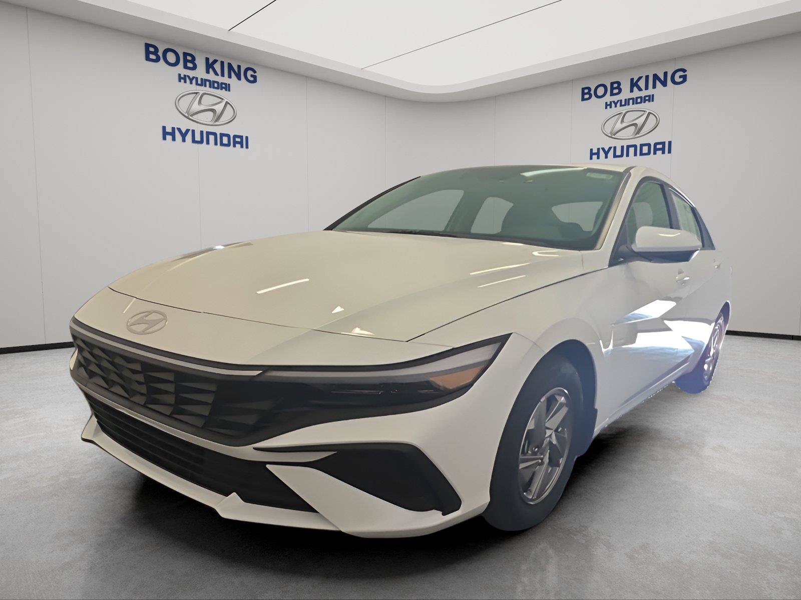 Used 2026 Hyundai Elantra SE FWD image 1