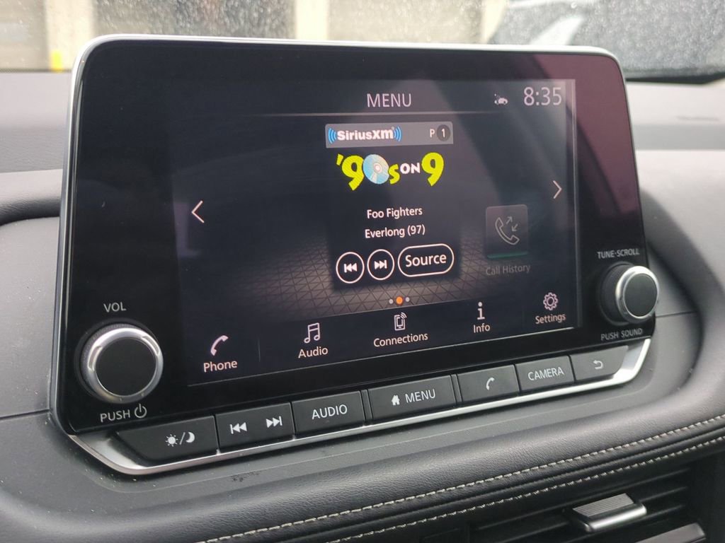 Used 2025 Nissan Rogue SV image 13