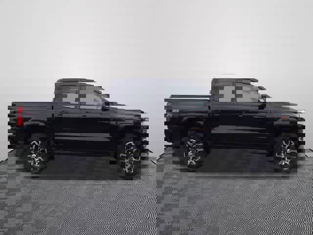 Used 2024 Chevrolet Colorado Z71 w/ Advanced Trailering Package image 4