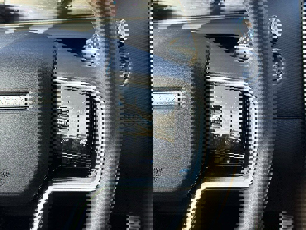 Certified 2025 Land Rover Discovery Sport Dynamic SE image 20