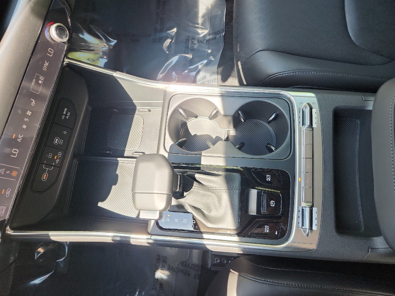 New 2026 Kia Carnival SX w/ SX Dark Edition Package FWD image 30