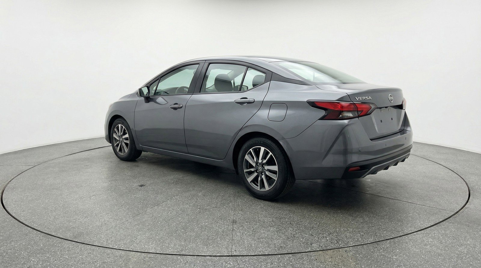 Used 2025 Nissan Versa SV image 6