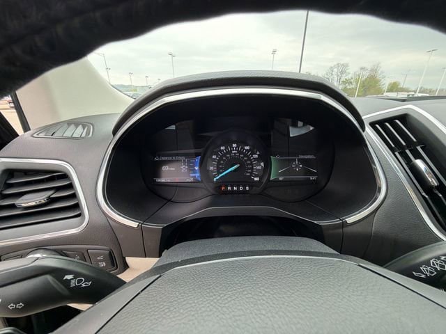 Used 2020 Ford Edge Titanium w/ Equipment Group 301A AWD/4WD image 16