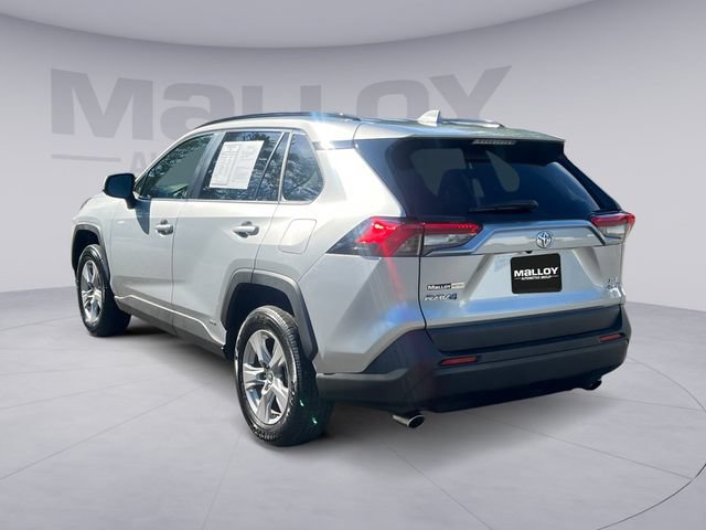 Used 2025 Toyota RAV4 XLE AWD/4WD image 3