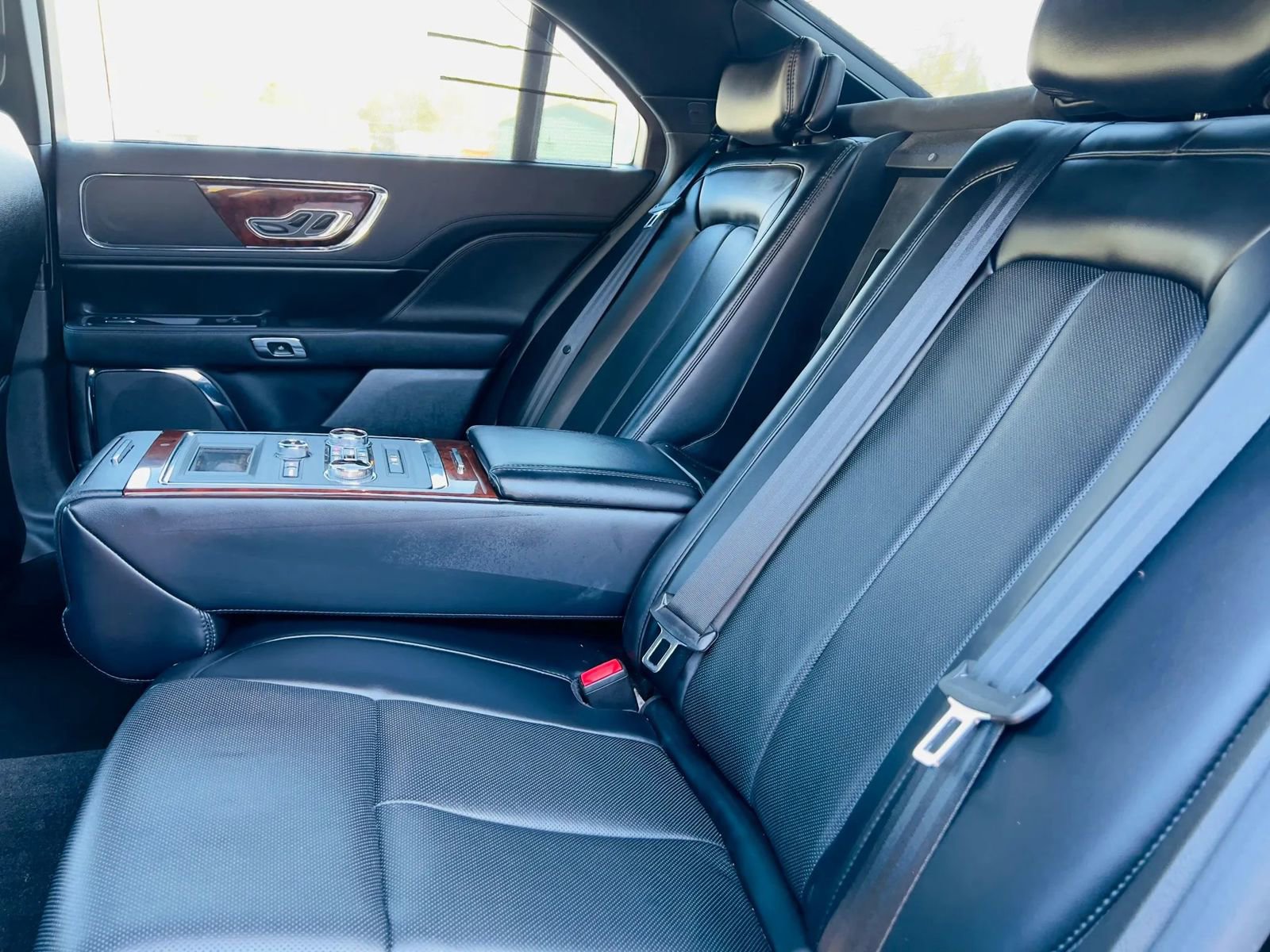 Used 2019 Lincoln Continental AWD w/ Equipment Group 500A image 23