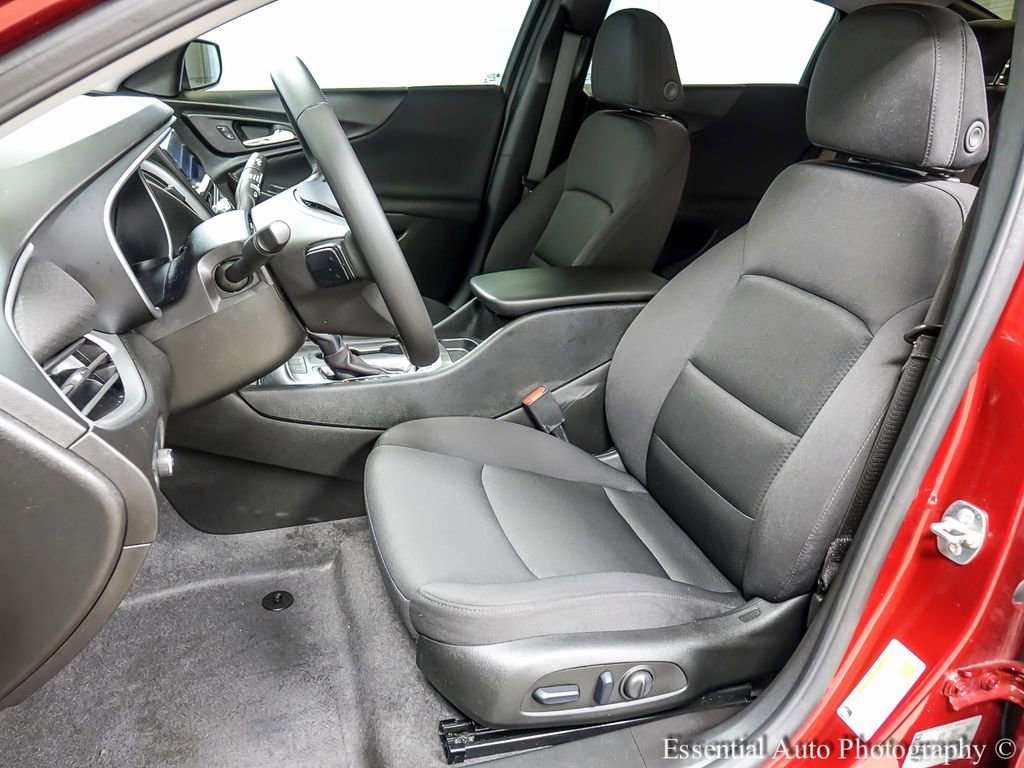 Used 2024 Chevrolet Malibu RS w/ LPO, Floor Liner Package FWD image 9
