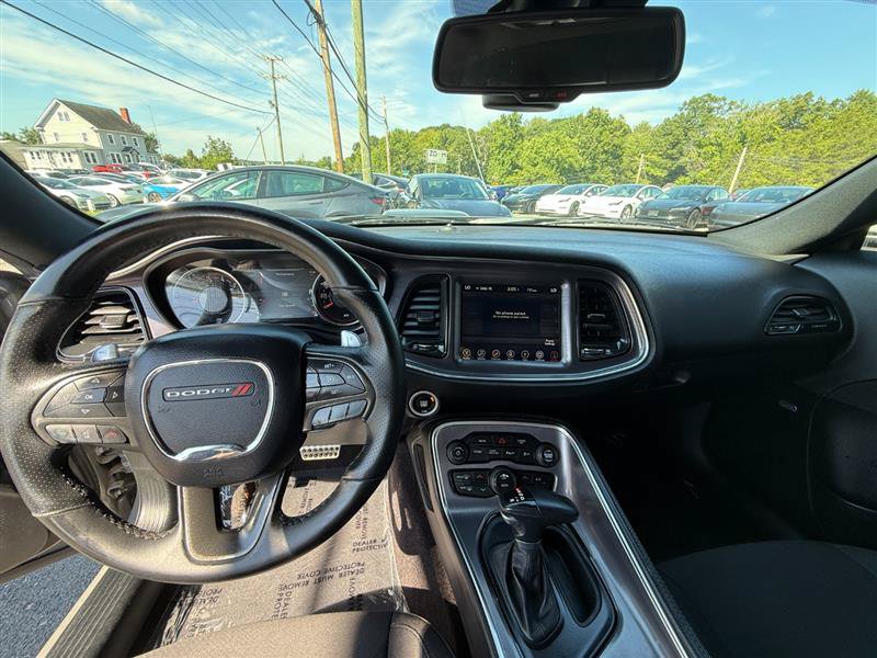 Used 2017 Dodge Challenger R/T RWD image 12