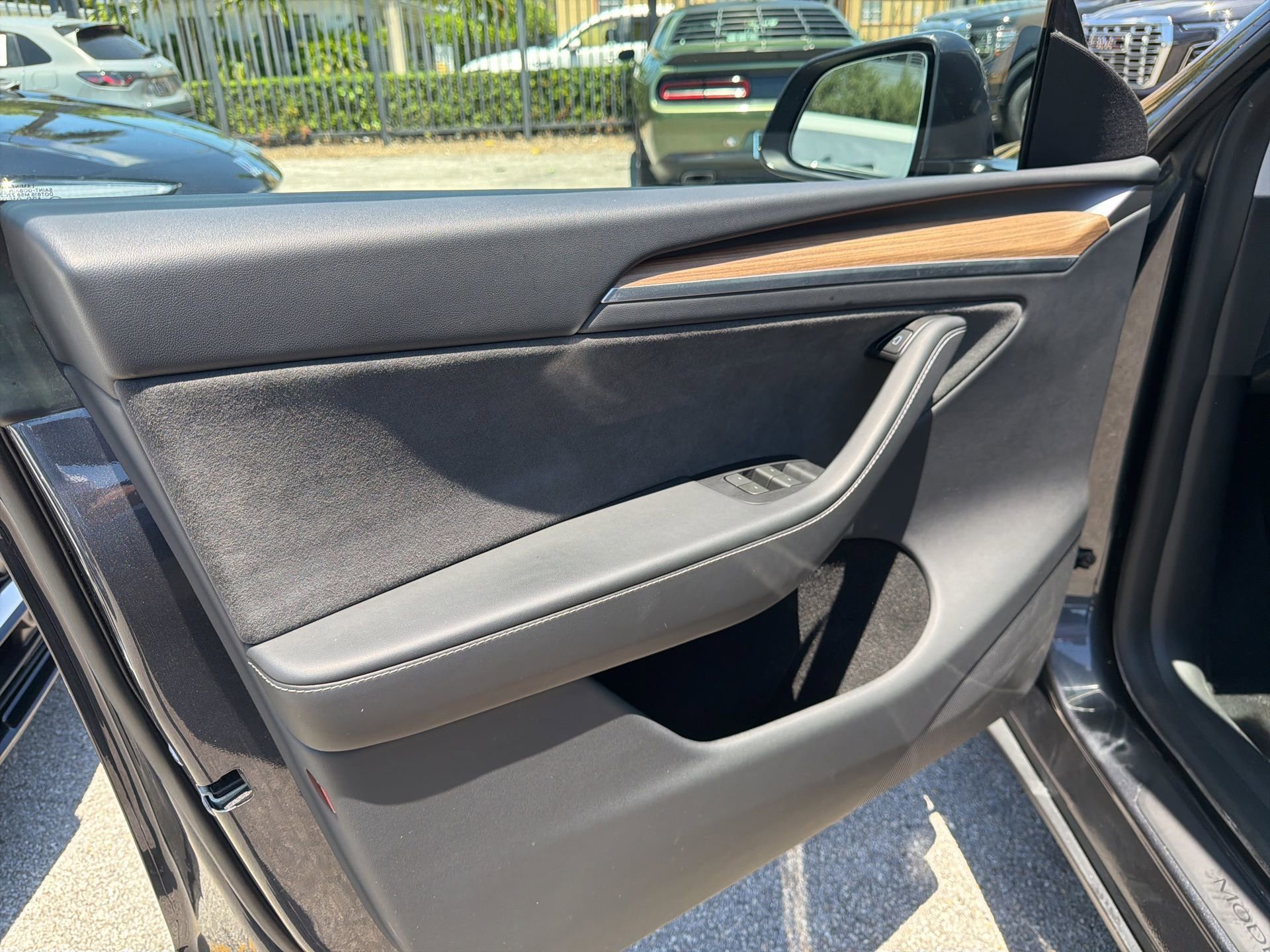 Used 2024 Tesla Model Y Long Range AWD/4WD image 20