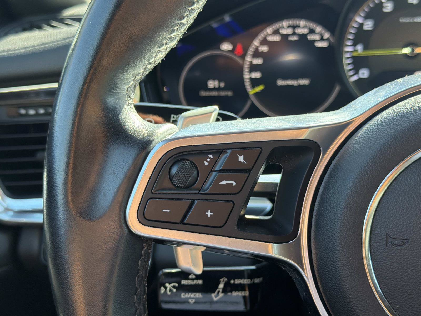 Used 2019 Porsche Panamera 4 AWD/4WD image 19